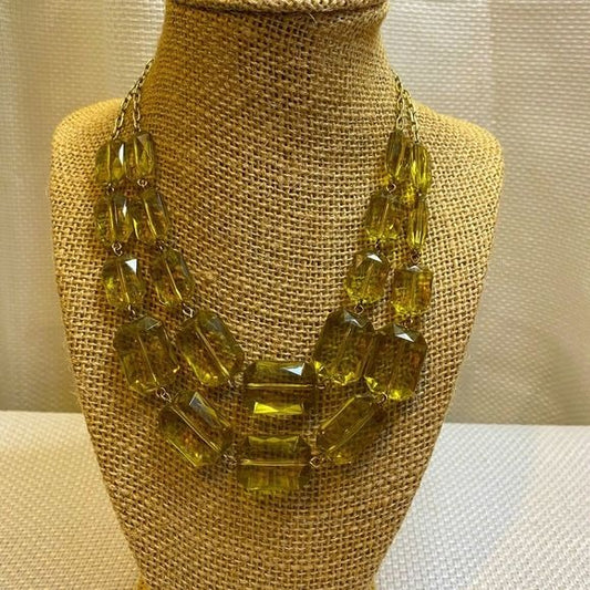 Rectangular faceted transparent chartreuse plastic bead statement necklace 0885