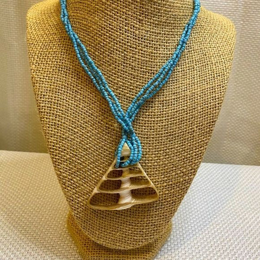 NWT sliced shell blue seed beads necklace coastal beach casual boho 0887